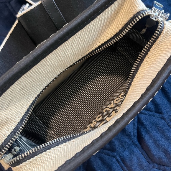 NWOT Marc Jacobs Womens The Jacquard Camera Bag - Picture 3 of 4